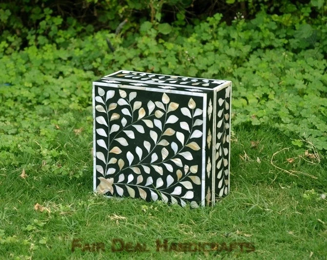 Black mother of pearl vintage personalized box for women